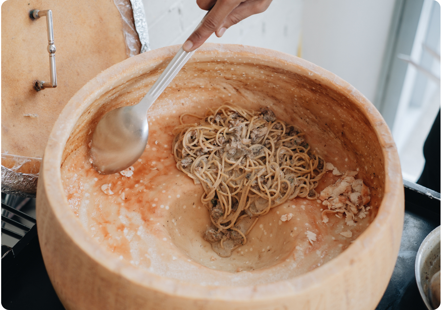 Pasta aus dem Parmesanlaib